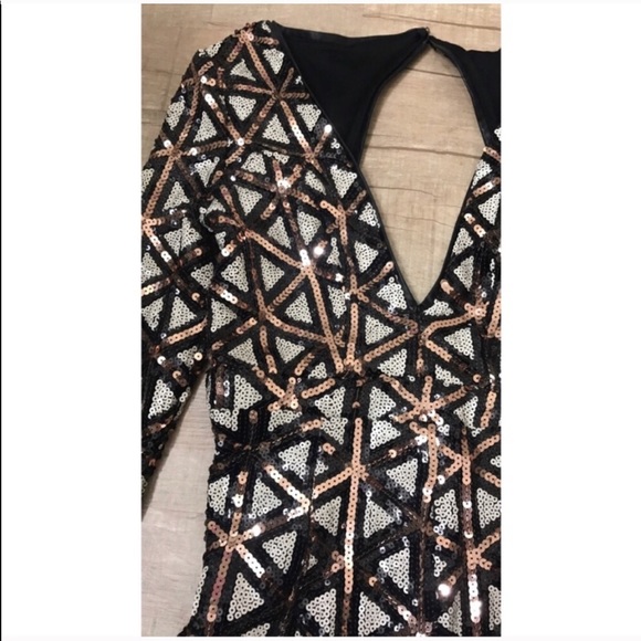 Windsor Black & Gold Long Sleeve Sequin Romper🖤 - Picture 5 of 7